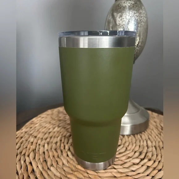 YETI Olive Green Rambler 30 oz Stainless Steel Tumbler w/MagSlider Lid - Picture 11 of 15